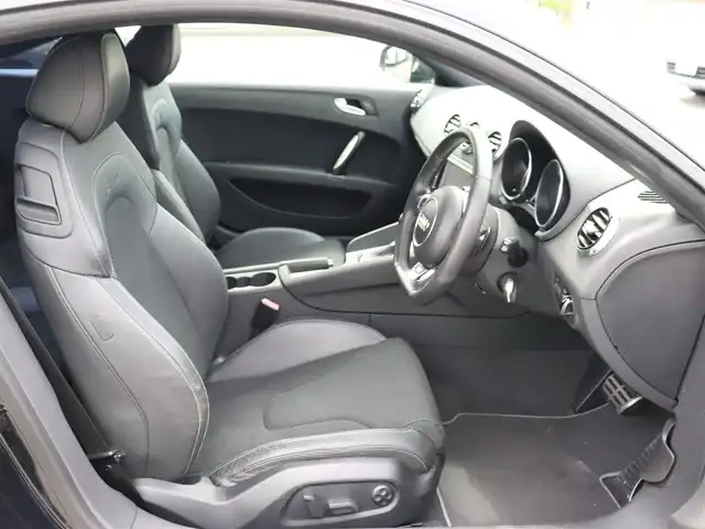 アウディ ＴＴクーペ 2．0 TFSI クワトロ 神奈川県 2012(平24)年 5.4万km 黒 後期モデル/クワトロ4WD/Sラインパッケージ/Sライン専用内装/19インチアルミホイール/可変リアスポイラー/Sライン専用ハーフレザースポーツシート/パワーシート/LEDポジションヘッドライト/純正フロアマット/ーーーーーーーーーーーーーーーーーーーーーー/保証書/取扱説明書/スペアスマートキー/記録簿（H.29.R.1.3.