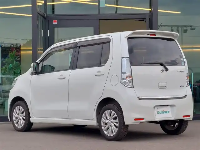 スズキ ワゴンＲ スティングレー X 東京都 2015(平27)年 5.1万km クリスタルホワイトP 社外ナビ/フルセグ/ビルトインETC/ドライブレコーダー/シートヒーター/衝突軽減システム/アイドリングストップ/スマートキー/オートライト/純正14インチAW