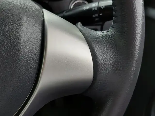 スズキ ワゴンＲ スティングレー X 東京都 2015(平27)年 5.1万km クリスタルホワイトP 社外ナビ/フルセグ/ビルトインETC/ドライブレコーダー/シートヒーター/衝突軽減システム/アイドリングストップ/スマートキー/オートライト/純正14インチAW