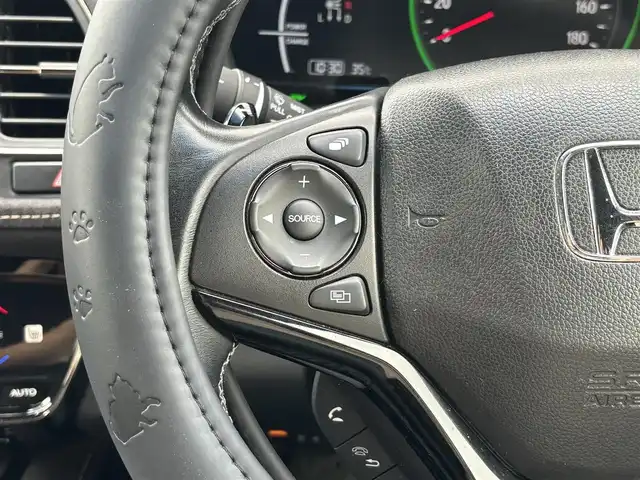 ホンダ ヴェゼル ハイブリッド RS ホンダセンシング 静岡県 2017(平29)年 4.4万km クリスタルブラックパール エンジンスタートボタン/パワーステアリング/パワーウィンドウ/アイドリングストップ/パドルシフト/スマートキー/オートエアコン/クルーズコントロール/バックカメラ/純正ナビ（CD/DVD/BT/フルセグ）/ドライブレコーダー前後/純正フロアマット/ハーフレザー/D席N席シートヒーター/純正アルミホイール/ABS/横滑り防止装置/レーンキープアシスト/オートライト/LEDヘッドライト/W＋サイドエアバック/衝突軽減システム/カーテンエアバック