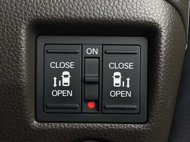 ホンダ Ｎ ＢＯＸ L 新潟県 2023(令5)年 3.4万km プレミアムアイボリーパールⅡ プッシュスタート/スマートキー/スペアキー1本/ETC/両側パワースライドドア/シートヒーター　D席/N席/ミラーヒーター/コーナーセンサー/キセノン/冬タイヤ4本セット