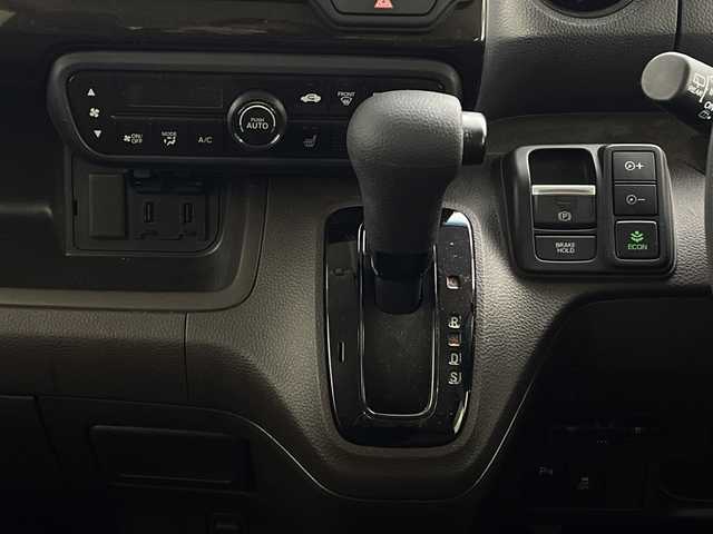 ホンダ Ｎ ＢＯＸ L 新潟県 2023(令5)年 3.4万km プレミアムアイボリーパールⅡ プッシュスタート/スマートキー/スペアキー1本/ETC/両側パワースライドドア/シートヒーター　D席/N席/ミラーヒーター/コーナーセンサー/キセノン/冬タイヤ4本セット