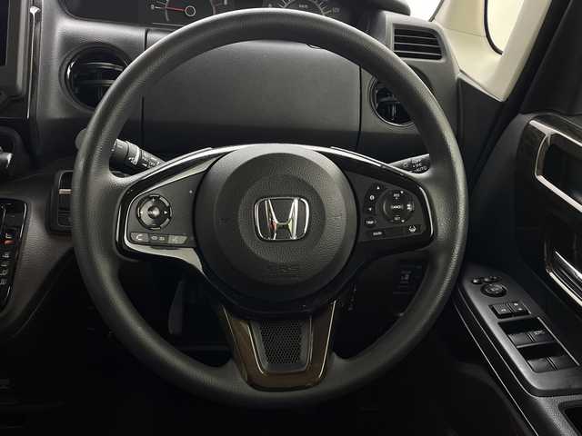 ホンダ Ｎ ＢＯＸ L 新潟県 2023(令5)年 3.4万km プレミアムアイボリーパールⅡ プッシュスタート/スマートキー/スペアキー1本/ETC/両側パワースライドドア/シートヒーター　D席/N席/ミラーヒーター/コーナーセンサー/キセノン/冬タイヤ4本セット