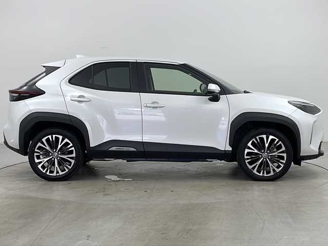 トヨタ ヤリスクロス ハイブリッド 道央・札幌 2022(令4)年 1.7万km パール ・４ＷＤ/・純正８インチディスプレイオーディオ/・ＢＴ/・ＡｐｐｌｅＣａｒｐｌａｙ/・ＡｎｄｏｒｏｉｄＡｕｔｏ/・全方位カメラ/・ＴＳＳ/・ＢＳＭ/・横滑り防止機能/・ＨＵＤ/・ステアリングヒーター/・アダプティブクルーズコントロール/・ダウンヒルアシストコントロール/・ドアミラーヒーター＆ウィンカー/・ハーフレザーシート/・運転席パワーシート/・前席シートヒーター/・電動パーキングブレーキ/・ブレーキホールド/・AC100V/・純正ビルトインETC/・前後純正ドライブレコーダー