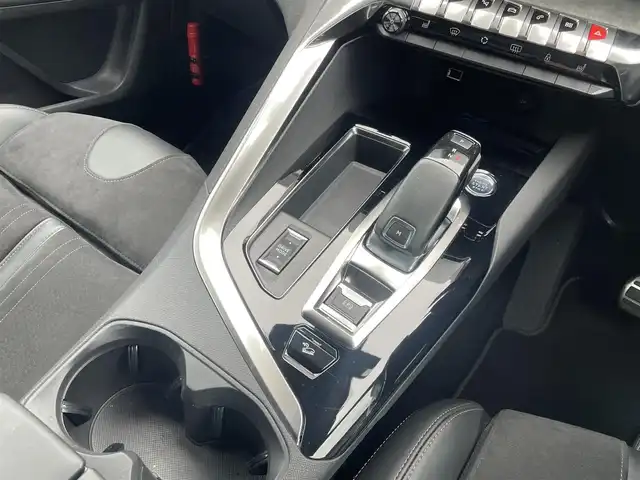 プジョー ５００８ GT 東京都 2021(令3)年 4.3万km 黒 純正DA/Apple Car Play/サイドカメラ/バックカメラ/ハーフレザーシート/シートヒーター/D席パワーシート/マルチポイントアクティブランバー　/パワーバックドア/ACC/BSM/レーンキープ/ワイヤレス充電/ETC