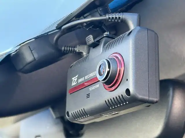 トヨタ ランドクルーザー プラド TX Lパッケージ マットブラED 大阪府 2023(令5)年 2.1万km ホワイトパールクリスタルシャイン 4WD/サンルーフ/ルーフレール/クルーズコントロール/クリアランスソナー/ロードサインアシスト/BSM/純正11インチナビ/Bluetooth/フルセグTV/USB/パノラミックビューモニター/ビルトインETC/前後ドライブレコーダー/パワーシート/シートヒーター/シートベンチレーション/アイドリングストップ/SOSコール/LEDヘッドライト/フォグランプ/ヘッドライトウォッシャー/純正フロアマット/純正18インチAW