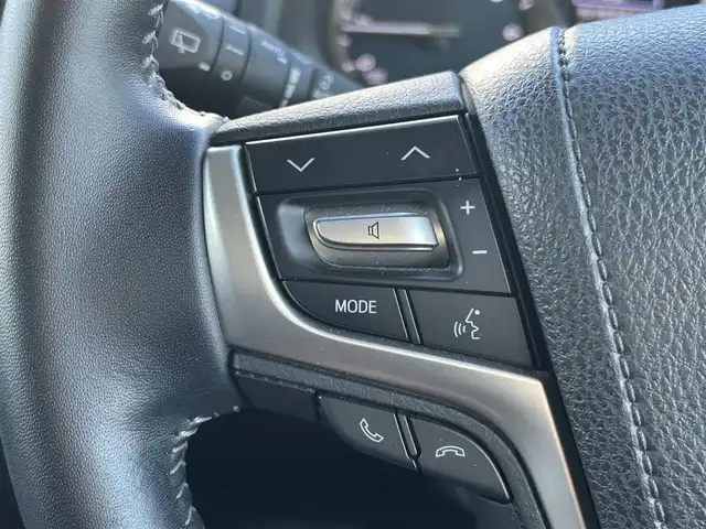 トヨタ ランドクルーザー プラド TX Lパッケージ マットブラED 大阪府 2023(令5)年 2.1万km ホワイトパールクリスタルシャイン 4WD/サンルーフ/ルーフレール/クルーズコントロール/クリアランスソナー/ロードサインアシスト/BSM/純正11インチナビ/Bluetooth/フルセグTV/USB/パノラミックビューモニター/ビルトインETC/前後ドライブレコーダー/パワーシート/シートヒーター/シートベンチレーション/アイドリングストップ/SOSコール/LEDヘッドライト/フォグランプ/ヘッドライトウォッシャー/純正フロアマット/純正18インチAW