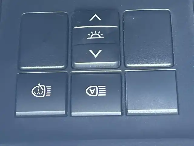 トヨタ ランドクルーザー プラド TX Lパッケージ マットブラED 大阪府 2023(令5)年 2.1万km ホワイトパールクリスタルシャイン 4WD/サンルーフ/ルーフレール/クルーズコントロール/クリアランスソナー/ロードサインアシスト/BSM/純正11インチナビ/Bluetooth/フルセグTV/USB/パノラミックビューモニター/ビルトインETC/前後ドライブレコーダー/パワーシート/シートヒーター/シートベンチレーション/アイドリングストップ/SOSコール/LEDヘッドライト/フォグランプ/ヘッドライトウォッシャー/純正フロアマット/純正18インチAW