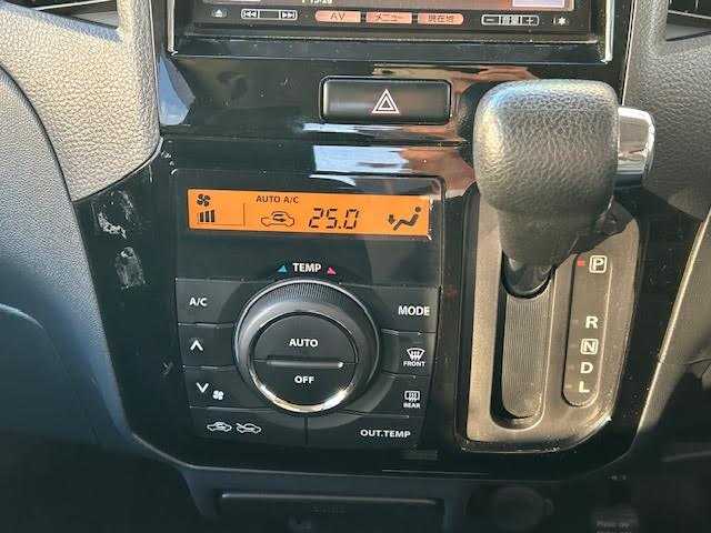 日産 ルークス ハイウェイスター 東京都 2010(平22)年 4.4万km シルキーシルバーメタリック 純正SDナビTV/BT DVD/CD/パワースライドドア（助手席側）/ドライブレコーダー（前方）/ETC/オートエアコン/オートライト/電動格納ミラー/パニティミラー（運転席）/プライバシーガラス/ドアバイザー/ベンチシート/スペアキー/保証書＆取扱説明書