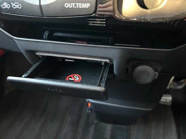 日産 ルークス ハイウェイスター 東京都 2010(平22)年 4.4万km シルキーシルバーメタリック 純正SDナビTV/BT DVD/CD/パワースライドドア（助手席側）/ドライブレコーダー（前方）/ETC/オートエアコン/オートライト/電動格納ミラー/パニティミラー（運転席）/プライバシーガラス/ドアバイザー/ベンチシート/スペアキー/保証書＆取扱説明書