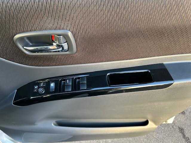 日産 ルークス ハイウェイスター 東京都 2010(平22)年 4.4万km シルキーシルバーメタリック 純正SDナビTV/BT DVD/CD/パワースライドドア（助手席側）/ドライブレコーダー（前方）/ETC/オートエアコン/オートライト/電動格納ミラー/パニティミラー（運転席）/プライバシーガラス/ドアバイザー/ベンチシート/スペアキー/保証書＆取扱説明書