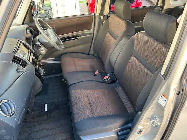 日産 ルークス ハイウェイスター 東京都 2010(平22)年 4.4万km シルキーシルバーメタリック 純正SDナビTV/BT DVD/CD/パワースライドドア（助手席側）/ドライブレコーダー（前方）/ETC/オートエアコン/オートライト/電動格納ミラー/パニティミラー（運転席）/プライバシーガラス/ドアバイザー/ベンチシート/スペアキー/保証書＆取扱説明書