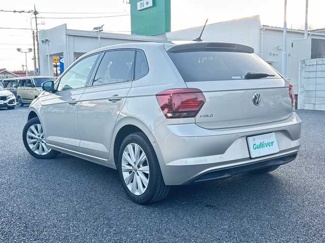 フォルクスワーゲン ポロ TSIハイライン 東京都 2018(平30)年 4.9万km ベージュ メモリーナビ/バックカメラ/フルセグテレビ/アクティブクルーズコントロール/プッシュスタート/ETC2.0/ドライブレコーダー/純正１６インチAW/取説書/保証書/スペアスマートキー/カラーナンバー：LD7L/（アイボリーシルバーメタリック）