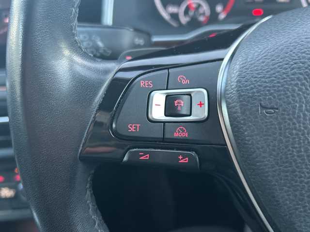 フォルクスワーゲン ポロ TSIハイライン 東京都 2018(平30)年 4.9万km ベージュ メモリーナビ/バックカメラ/フルセグテレビ/アクティブクルーズコントロール/プッシュスタート/ETC2.0/ドライブレコーダー/純正１６インチAW/取説書/保証書/スペアスマートキー/カラーナンバー：LD7L/（アイボリーシルバーメタリック）