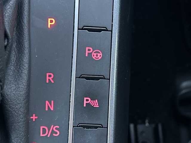 フォルクスワーゲン ポロ TSIハイライン 東京都 2018(平30)年 4.9万km ベージュ メモリーナビ/バックカメラ/フルセグテレビ/アクティブクルーズコントロール/プッシュスタート/ETC2.0/ドライブレコーダー/純正１６インチAW/取説書/保証書/スペアスマートキー/カラーナンバー：LD7L/（アイボリーシルバーメタリック）