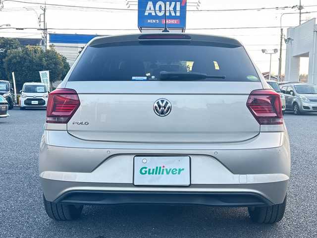 フォルクスワーゲン ポロ TSIハイライン 東京都 2018(平30)年 4.9万km ベージュ メモリーナビ/バックカメラ/フルセグテレビ/アクティブクルーズコントロール/プッシュスタート/ETC2.0/ドライブレコーダー/純正１６インチAW/取説書/保証書/スペアスマートキー/カラーナンバー：LD7L/（アイボリーシルバーメタリック）