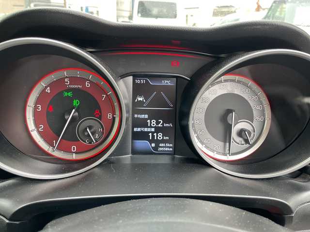 スズキ スイフト スポーツ 宮崎県 2023(令5)年 3万km プレミアムシルバーメタリック ＳＤナビ　Ｂｌｕｅｔｏｏｔｈ　全方位カメラ　フルセグＴＶ　シートヒーター　ＢＳＭ　ＥＴＣ　ＵＳＢ入力端子　ＣＤチェンジャー　コーナーセンサー　プッシュスタート　レーダークルーズコントロール