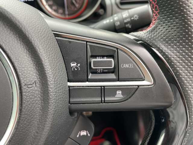 スズキ スイフト スポーツ 宮崎県 2023(令5)年 3万km プレミアムシルバーメタリック ＳＤナビ　Ｂｌｕｅｔｏｏｔｈ　全方位カメラ　フルセグＴＶ　シートヒーター　ＢＳＭ　ＥＴＣ　ＵＳＢ入力端子　ＣＤチェンジャー　コーナーセンサー　プッシュスタート　レーダークルーズコントロール