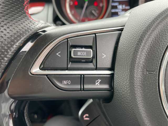 スズキ スイフト スポーツ 宮崎県 2023(令5)年 3万km プレミアムシルバーメタリック ＳＤナビ　Ｂｌｕｅｔｏｏｔｈ　全方位カメラ　フルセグＴＶ　シートヒーター　ＢＳＭ　ＥＴＣ　ＵＳＢ入力端子　ＣＤチェンジャー　コーナーセンサー　プッシュスタート　レーダークルーズコントロール