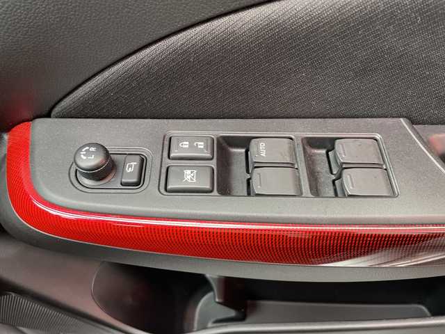 スズキ スイフト スポーツ 宮崎県 2023(令5)年 3万km プレミアムシルバーメタリック ＳＤナビ　Ｂｌｕｅｔｏｏｔｈ　全方位カメラ　フルセグＴＶ　シートヒーター　ＢＳＭ　ＥＴＣ　ＵＳＢ入力端子　ＣＤチェンジャー　コーナーセンサー　プッシュスタート　レーダークルーズコントロール
