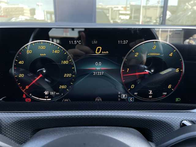 メルセデス・ベンツ Ａ２００ｄ AMGライン 石川県 2019(令1)年 3.2万km コスモスブラック 純正メモリナビ/（BT/FM/AM/フルセグTV）/全周囲カメラ/ステアリングスイッチ/パドルシフト/パワーシート/黒レザーシート/シートメモリー/サンルーフ/前後ドライブレコーダー/ブルメスタープレミアム/ヘッドアップディスプレイ/ブラインドスポットモニター/電格ミラー/ETC