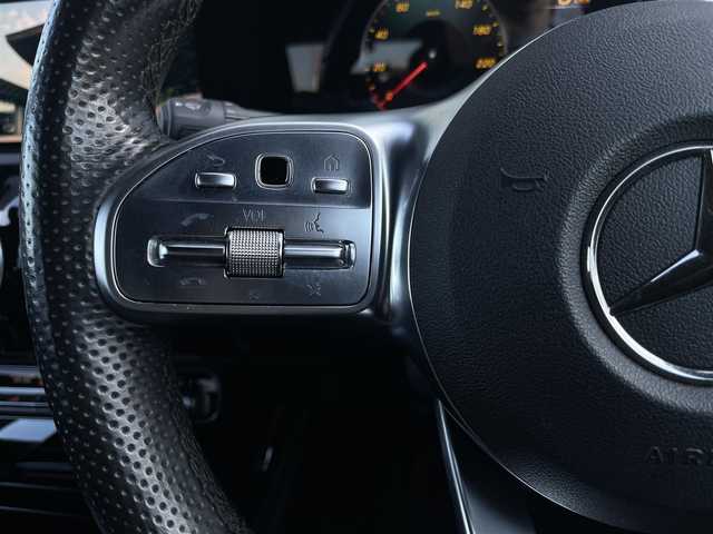 メルセデス・ベンツ Ａ２００ｄ AMGライン 石川県 2019(令1)年 3.2万km コスモスブラック 純正メモリナビ/（BT/FM/AM/フルセグTV）/全周囲カメラ/ステアリングスイッチ/パドルシフト/パワーシート/黒レザーシート/シートメモリー/サンルーフ/前後ドライブレコーダー/ブルメスタープレミアム/ヘッドアップディスプレイ/ブラインドスポットモニター/電格ミラー/ETC