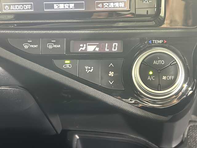 トヨタ アクア G ブラックソフトレザーセレ 沖縄県 2015(平27)年 5.4万km ダークバイオレットマイカメタリック 禁煙車/衝突軽減ブレーキ　/純正ナビ/バックカメラ/フルセグテレビ/クルーズコントロール/Ｂｌｕｅｔｏｏｔｈ/レザーシート/ＬＥＤヘッドライト/スマートキー/スペアキー　/社外アルミホイール