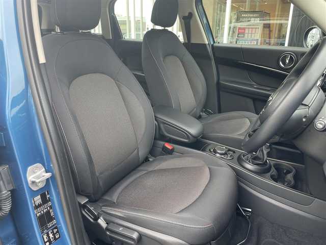ＭＩＮＩ ミニ クロスオーバー クーパー D 福岡県 2018(平30)年 6.4万km アイランドブルー アダプティブ・クルーズ・コントロール/インテリジェントセーフティー/シートヒーター/パワーバックドア/純正ナビ/バックカメラ/Ｂｌｕｅｔｏｏｔｈ　/ＬＥＤヘッドライト/オートライト/フロント／リアフォグランプ/オートワイパー/純正１７インチアルミホイール/ミラー一体型ＥＴＣ
