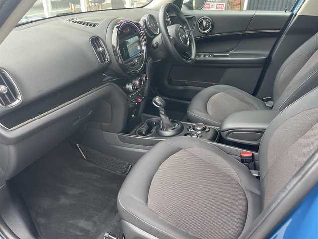 ＭＩＮＩ ミニ クロスオーバー クーパー D 福岡県 2018(平30)年 6.4万km アイランドブルー アダプティブ・クルーズ・コントロール/インテリジェントセーフティー/シートヒーター/パワーバックドア/純正ナビ/バックカメラ/Ｂｌｕｅｔｏｏｔｈ　/ＬＥＤヘッドライト/オートライト/フロント／リアフォグランプ/オートワイパー/純正１７インチアルミホイール/ミラー一体型ＥＴＣ