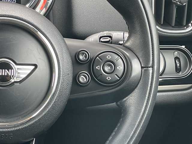 ＭＩＮＩ ミニ クロスオーバー クーパー D 福岡県 2018(平30)年 6.4万km アイランドブルー アダプティブ・クルーズ・コントロール/インテリジェントセーフティー/シートヒーター/パワーバックドア/純正ナビ/バックカメラ/Ｂｌｕｅｔｏｏｔｈ　/ＬＥＤヘッドライト/オートライト/フロント／リアフォグランプ/オートワイパー/純正１７インチアルミホイール/ミラー一体型ＥＴＣ