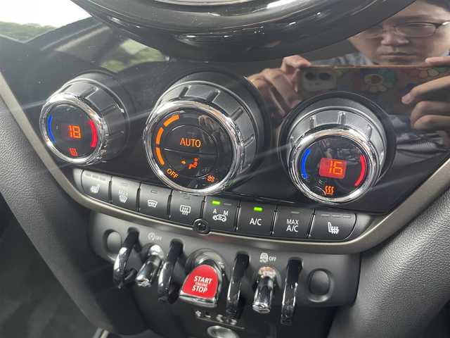 ＭＩＮＩ ミニ クロスオーバー クーパー D 福岡県 2018(平30)年 6.4万km アイランドブルー アダプティブ・クルーズ・コントロール/インテリジェントセーフティー/シートヒーター/パワーバックドア/純正ナビ/バックカメラ/Ｂｌｕｅｔｏｏｔｈ　/ＬＥＤヘッドライト/オートライト/フロント／リアフォグランプ/オートワイパー/純正１７インチアルミホイール/ミラー一体型ＥＴＣ