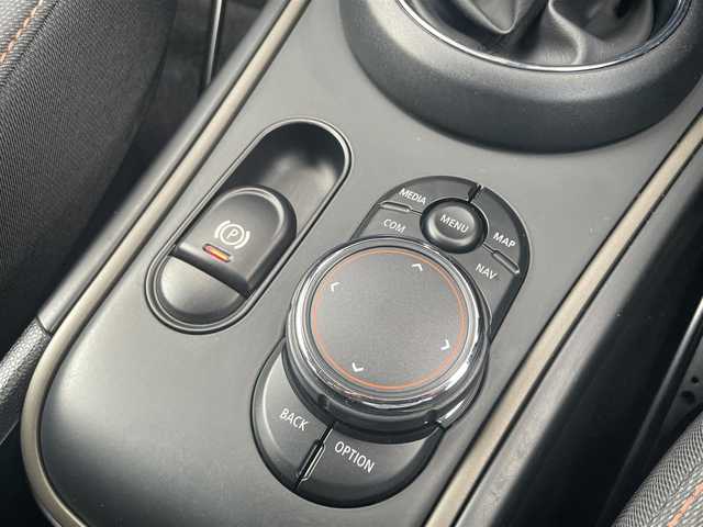 ＭＩＮＩ ミニ クロスオーバー クーパー D 福岡県 2018(平30)年 6.4万km アイランドブルー アダプティブ・クルーズ・コントロール/インテリジェントセーフティー/シートヒーター/パワーバックドア/純正ナビ/バックカメラ/Ｂｌｕｅｔｏｏｔｈ　/ＬＥＤヘッドライト/オートライト/フロント／リアフォグランプ/オートワイパー/純正１７インチアルミホイール/ミラー一体型ＥＴＣ