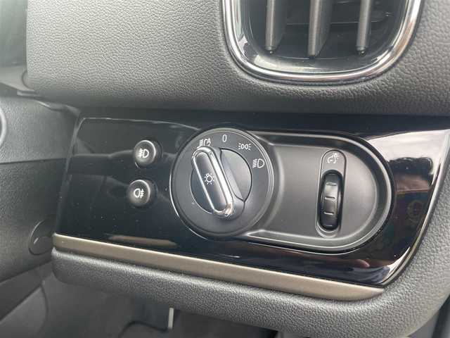 ＭＩＮＩ ミニ クロスオーバー クーパー D 福岡県 2018(平30)年 6.4万km アイランドブルー アダプティブ・クルーズ・コントロール/インテリジェントセーフティー/シートヒーター/パワーバックドア/純正ナビ/バックカメラ/Ｂｌｕｅｔｏｏｔｈ　/ＬＥＤヘッドライト/オートライト/フロント／リアフォグランプ/オートワイパー/純正１７インチアルミホイール/ミラー一体型ＥＴＣ
