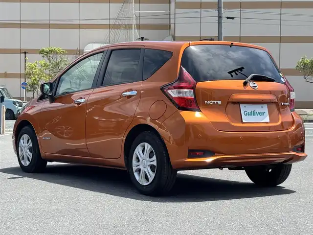 日産 ノート e－パワー X 宮城県 2016(平28)年 4.1万km プレミアムコロナオレンジ 登録時走行距離40564km/純正SDナビ（FM/AM・フルセグ・BT・CD/DVD/Blu-ray）/アラウンドビューモニター/衝突軽減ブレーキ/レーンキープアシスト/コーナーセンサー（前後）/プッシュスタート/デジタルインナーミラー/LEDライト/ETC/ウインカーミラー/純正ホイールカバー