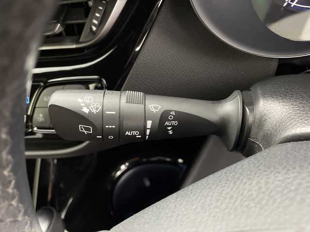 トヨタ Ｃ－ＨＲ G LEDエディション 鹿児島県 2018(平30)年 9.4万km ブラックマイカ 純正9型SDナビ/Bluetooth/CD/DVD/フルセグテレビ/プリクラッシュセーフティ/レーンキープアシスト/レーダークルーズコントロール/オートハイビーム/ETC/ドライブレコーダー/TRDエアロパーツ/ブラインドスポットモニター/電動格納ミラー/スペアキー