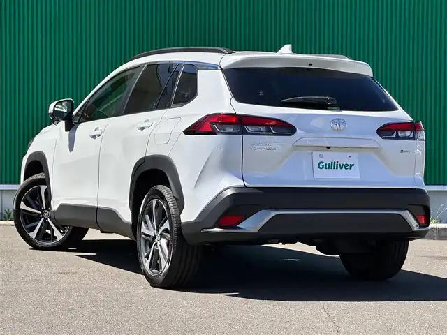 トヨタ カローラ クロス ハイブリッド Z 宮城県 2024(令6)年 0.8万km プラチナホワイトパールマイカ セーフティセンス/・プリクラッシュセーフティ/・レーントレーシングアシスト/・レーンディパーチャーアラート/・レーダークルーズコントロール/・オートマチックハイビーム/・ロードサインアシスト/・ドライバー異常時対応システム/・プロアクティブドライビングアシスト/・発進遅れ告知機能/パーキングサポートブレーキ（前後方静止物）/8インチディスプレイオーディオ/・Bluetooth/・フルセグTV/・AppleCarPlay/AndroidAuto/バックカメラ/ビルトインETC/ハンズフリーパワーバックドア/ハーフレザーシート/運転席パワーシート/シートヒーター/革巻きステアリング/ステアリングスイッチ/電動パーキングブレーキ/ブレーキホールド/LEDヘッドランプ/LEDシーケンシャルターンランプ/LEDデイタイムランニングランプ/フォグランプ/オートライト/スマートキー＆プッシュスタート/電動格納ミラー/純正18インチAW/フロアマット/W/サイド/カーテンエアバッグ