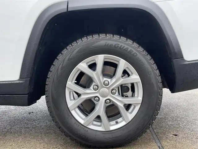 クライスラー・ジープ ジープ グランドチェロキーＬ リミテッド 東京都 2023(令5)年 1.5万km ブライトホワイト 純正ナビ/DTV/360°カメラ/黒レザーシート/シートヒーター/シートベンチレーション/ヘッドアップディスプレイ/パワーバックドア/デジタルインナーミラー/GPSレーダー探知機/スマートキー/純正USB/AUX/Bluetooth/AppleCarPlayAndroidAuto/アダプティブクルーズコントロール/ブラインドスポットモニター/ALM/パークセンス/TVキャンセラー/前後ドライブレコーダー/ヒルディセントコントロール