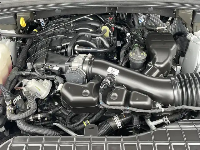 クライスラー・ジープ ジープ グランドチェロキーＬ リミテッド 東京都 2023(令5)年 1.5万km ブライトホワイト 純正ナビ/DTV/360°カメラ/黒レザーシート/シートヒーター/シートベンチレーション/ヘッドアップディスプレイ/パワーバックドア/デジタルインナーミラー/GPSレーダー探知機/スマートキー/純正USB/AUX/Bluetooth/AppleCarPlayAndroidAuto/アダプティブクルーズコントロール/ブラインドスポットモニター/ALM/パークセンス/TVキャンセラー/前後ドライブレコーダー/ヒルディセントコントロール