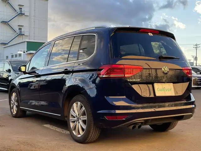 フォルクスワーゲン ゴルフ トゥーラン TSI ハイライン 東京都 2017(平29)年 6.3万km 青 純正ナビ /バックカメラ/クルーズコントロール/前後ドライブレコーダー/MTモード付AT/ETC/レーンアシスト/フロントアシスト/歩行者モニタリング/アイドリングストップ/シートヒーター /USB入力端子/オートライト/SRSエアバッグ（運転席/助手席/サイド）/純正フロアマット/純正アルミホイール