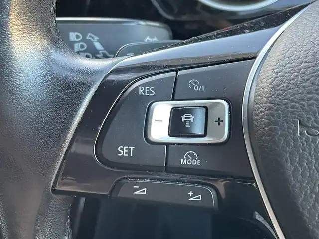 フォルクスワーゲン ゴルフ トゥーラン TSI ハイライン 東京都 2017(平29)年 6.3万km 青 純正ナビ /バックカメラ/クルーズコントロール/前後ドライブレコーダー/MTモード付AT/ETC/レーンアシスト/フロントアシスト/歩行者モニタリング/アイドリングストップ/シートヒーター /USB入力端子/オートライト/SRSエアバッグ（運転席/助手席/サイド）/純正フロアマット/純正アルミホイール