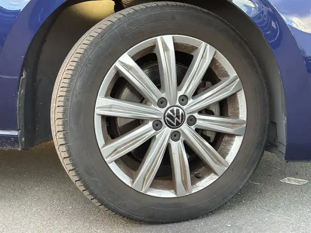 フォルクスワーゲン ゴルフ トゥーラン TSI ハイライン 東京都 2017(平29)年 6.3万km 青 純正ナビ /バックカメラ/クルーズコントロール/前後ドライブレコーダー/MTモード付AT/ETC/レーンアシスト/フロントアシスト/歩行者モニタリング/アイドリングストップ/シートヒーター /USB入力端子/オートライト/SRSエアバッグ（運転席/助手席/サイド）/純正フロアマット/純正アルミホイール