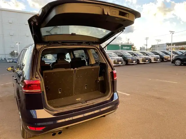 フォルクスワーゲン ゴルフ トゥーラン TSI ハイライン 東京都 2017(平29)年 6.3万km 青 純正ナビ /バックカメラ/クルーズコントロール/前後ドライブレコーダー/MTモード付AT/ETC/レーンアシスト/フロントアシスト/歩行者モニタリング/アイドリングストップ/シートヒーター /USB入力端子/オートライト/SRSエアバッグ（運転席/助手席/サイド）/純正フロアマット/純正アルミホイール