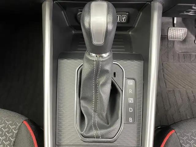 トヨタ ライズ Z 富山県 2022(令4)年 2.7万km スムースグレーマイカメタリック/ブラック2トーン 純正ディスプレイオーディオ/フルセグTV/Bluetooth/HDMI/バックカメラ/ETC/レーダークルーズコントロール/シートヒーター/前後コーナーセンサー/衝突被害軽減ブレーキ/レーンキープアシスト/LEDオートライト/純正17インチアルミ/純正フロアマット/純正ドアバイザー/スマートキー/スペアキー/保証書/取扱説明書