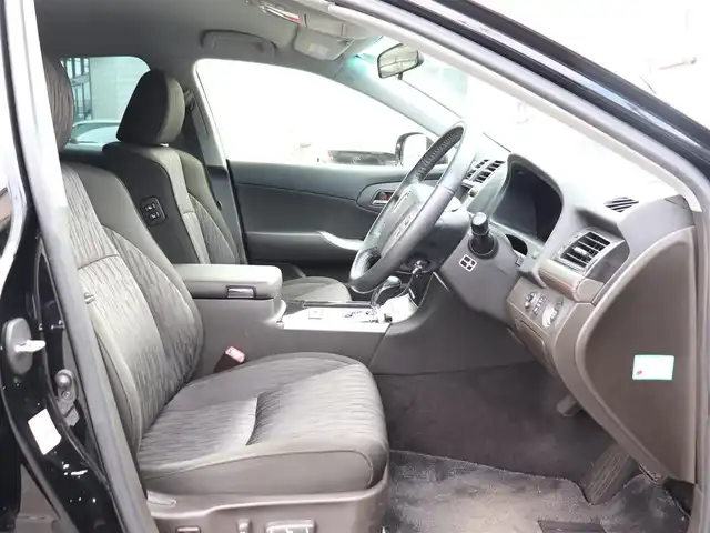 トヨタ クラウン アスリート 神奈川県 2013(平25)年 11.7万km ブラック 純正ナビ/フルセグＴＶ/ＴＶキャンセラー/バックカメラ/ＥＴＣ　/前席パワーシート/トランククローザー/キーレス＆プッシュスタート/キセノンヘッドライト/フォグライト/スペアスマートキー/保証書/取説(車両・ナビ）/記録簿（H26.28.30.R2.4.6)