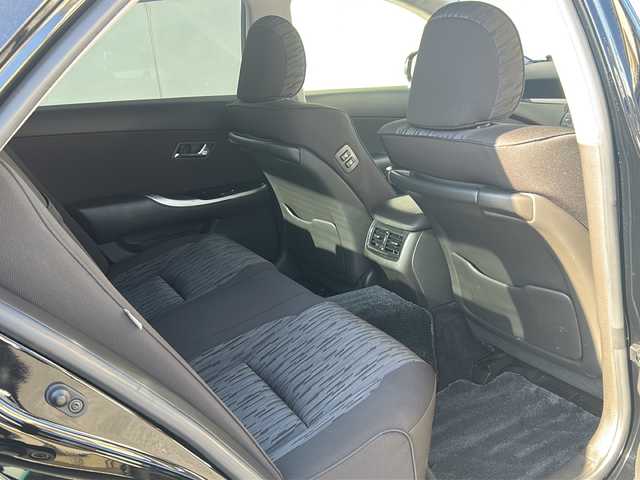 トヨタ クラウン アスリート 埼玉県 2013(平25)年 11.7万km ブラック (株)IDOMが運営する【じしゃロン熊谷店】の自社ローン専用車両になりますこちらは現金またはオートローンご利用時の価格です。自社ローンご希望の方は別途その旨お申付け下さい/純正HDDナビ/　CD/DVD/DTV/Bluetooth/USB/バックカメラ/ビルトインＥＴＣ　/前席パワーシート/純正フロアマット/クルーズコントロール