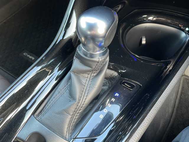 トヨタ Ｃ－ＨＲ G 岩手県 2017(平29)年 7.7万km ブラックマイカ モデリスタフルエアロ　純正ナビ　バックカメラ　Ｂｌｕｅｔｏｏｔｈ　ＤＶＤ再生　ＵＳＢ接続　フルセグ　ハーフレザーシートヒーター　純正１８ＡＷ　コーナーセンサー　Ｆフォグ　ＥＴＣ　オートハイビーム