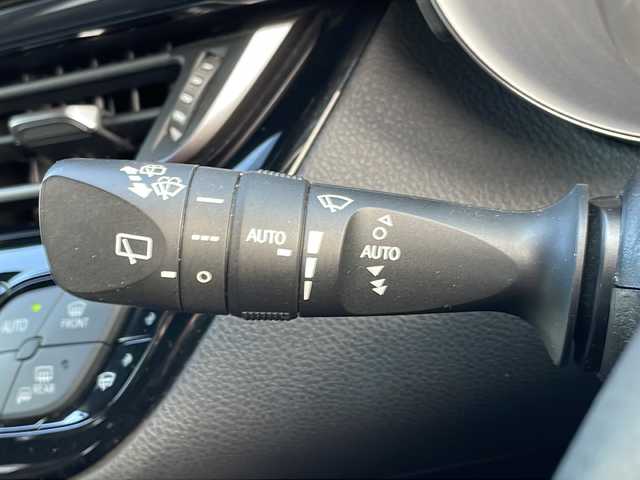 トヨタ Ｃ－ＨＲ G 岩手県 2017(平29)年 7.7万km ブラックマイカ モデリスタフルエアロ　純正ナビ　バックカメラ　Ｂｌｕｅｔｏｏｔｈ　ＤＶＤ再生　ＵＳＢ接続　フルセグ　ハーフレザーシートヒーター　純正１８ＡＷ　コーナーセンサー　Ｆフォグ　ＥＴＣ　オートハイビーム