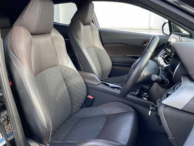 トヨタ Ｃ－ＨＲ G 岩手県 2017(平29)年 7.7万km ブラックマイカ モデリスタフルエアロ　純正ナビ　バックカメラ　Ｂｌｕｅｔｏｏｔｈ　ＤＶＤ再生　ＵＳＢ接続　フルセグ　ハーフレザーシートヒーター　純正１８ＡＷ　コーナーセンサー　Ｆフォグ　ＥＴＣ　オートハイビーム