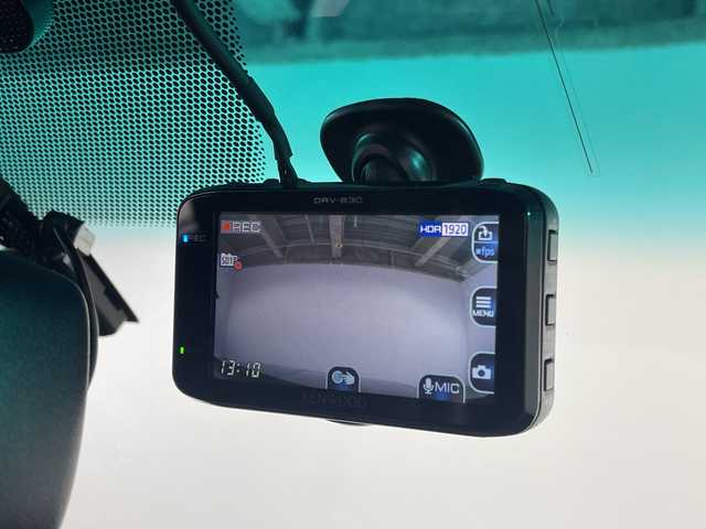 フォード エクスプローラー XLT エコブースト エクスクルーシブ 福岡県 2014(平26)年 7.6万km 白 純正メーカーナビ(CD/DVD/Bluetooth接続/iPod) 車外カメラ(前/後/右サイド) フルセグTV ブラインドスポットモニター クルーズコントロール 後方コーナーセンサー ルーフレール 前方ドライブレコーダー ガラスルーフ ビルトインETC スペアキー 記録簿 4WD 左ハンドル