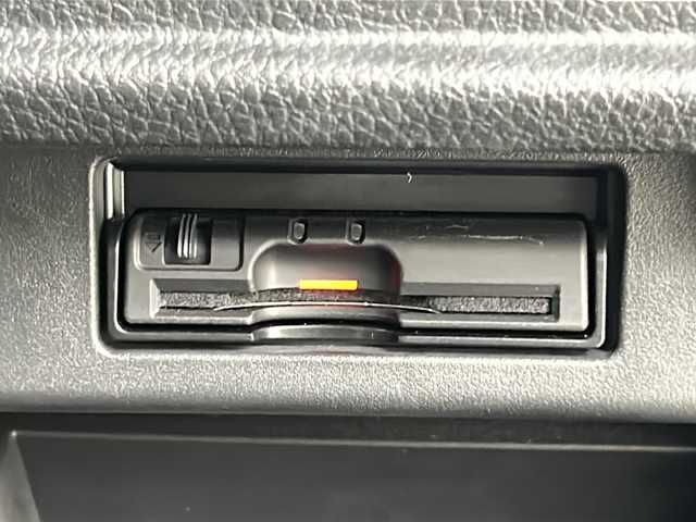 日産 エルグランド 250ハイウェイスターS 熊本県 2018(平30)年 5.4万km ブリリアントホワイトパール 純正ナビ/・フルセグTV/CD/DVD/SD/BT/・バックカメラ/フリップダウンモニター/クルーズコントロール/片側パワースライドドア/ビルトインETC/ハーフレザーシート/後席オットマン/オートライト/HIDヘッドライト/フォグランプ/スマートキー/スペアキー